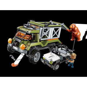 Qman W1923 Wildlife Rescue Giant Bear Escape